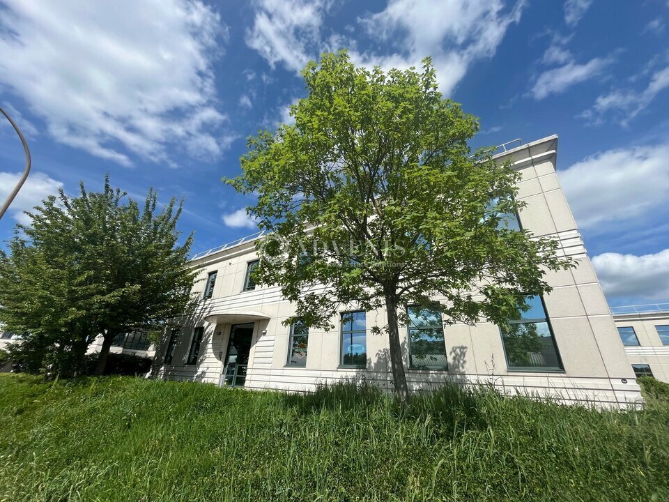 Office in Créteil to rent Building Photo- Image 1 of 11