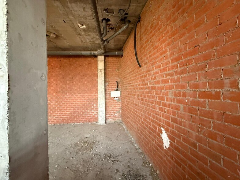 Retail in Cáceres, Cáceres to rent - Building Photo - Image 3 of 5