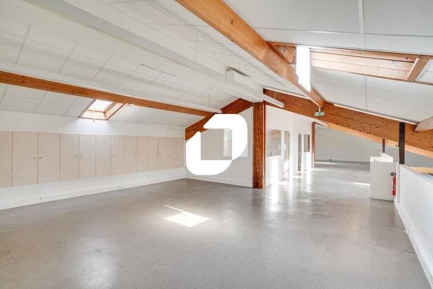 Office in Montreuil to rent - Interior Photo - Image 3 of 11