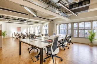 8-9 Well Ct, London to rent Interior Photo- Image 2 of 4