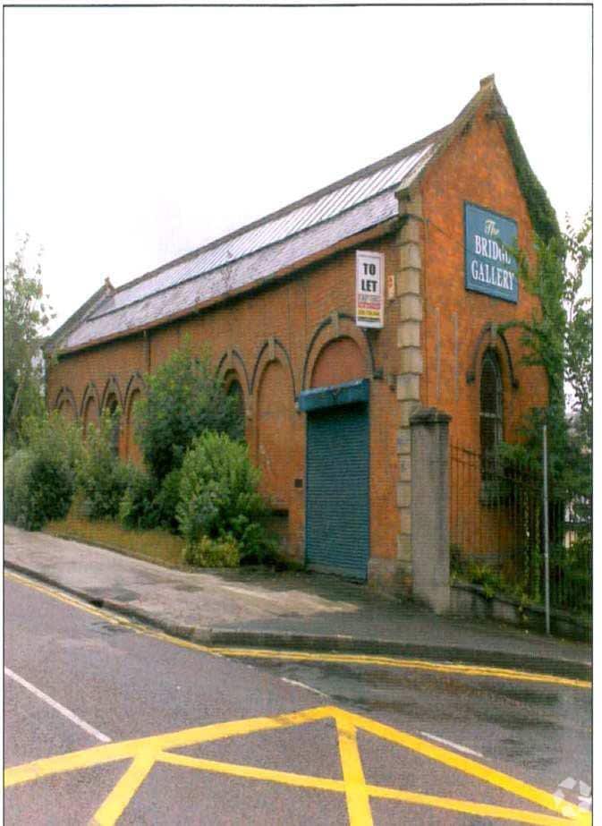 4 Victoria Rd, Londonderry to rent Primary Photo- Image 1 of 2