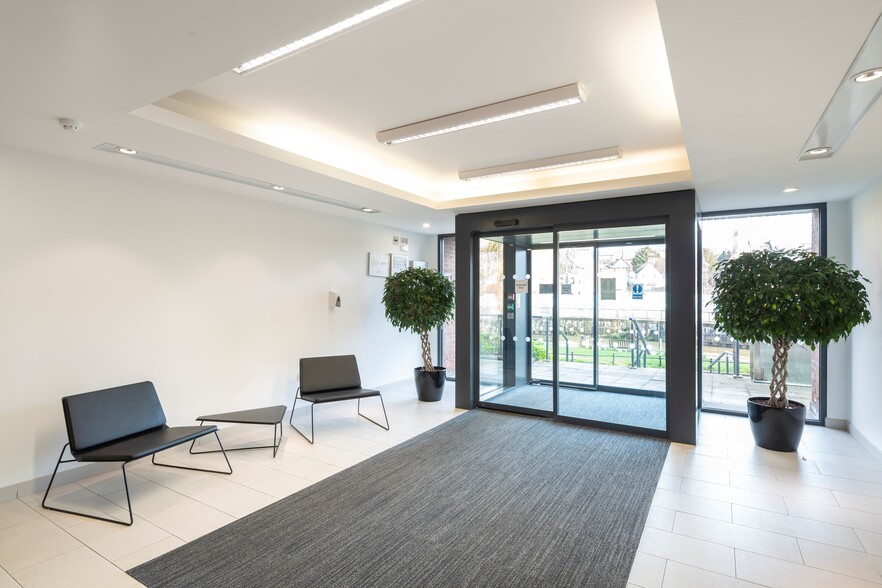 Millmead, Guildford to rent - Building Photo - Image 2 of 13