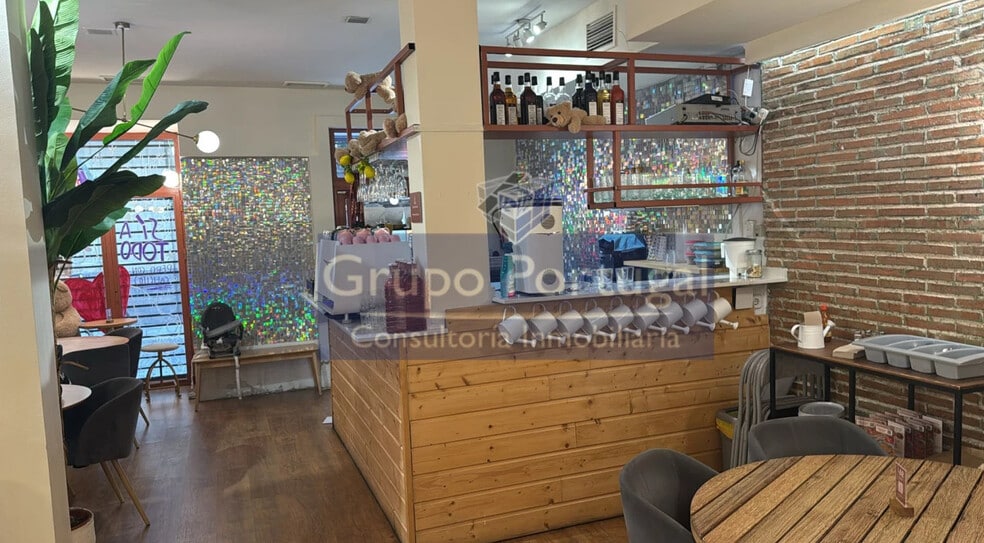 Retail in Madrid, Madrid to rent - Interior Photo - Image 2 of 4