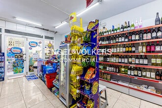 Retail in Barcelona, Barcelona to rent Interior Photo- Image 1 of 12