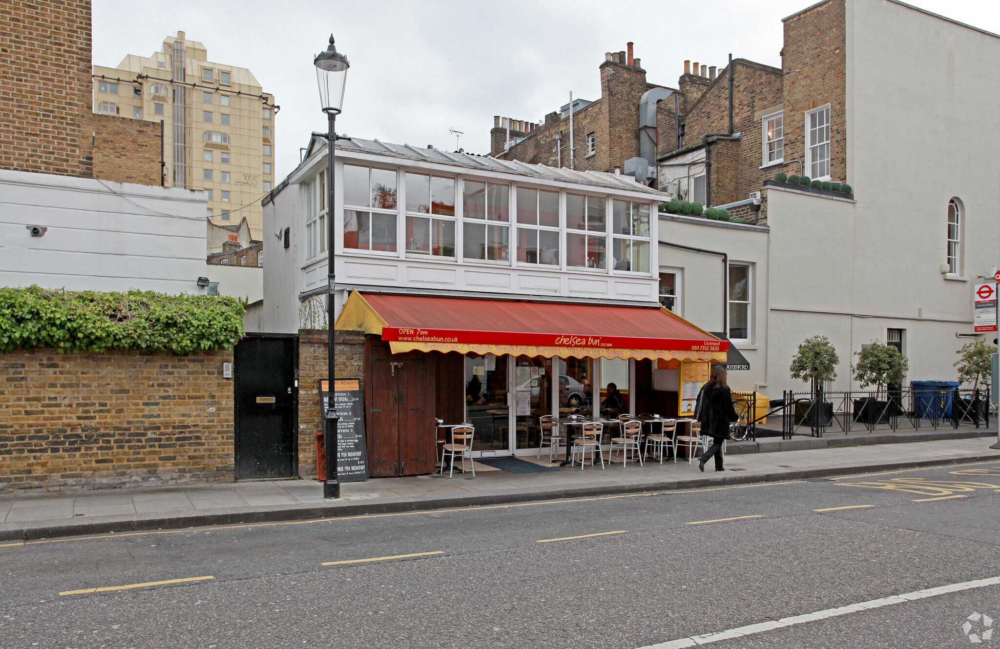 9A Lamont Rd, London for sale Primary Photo- Image 1 of 1