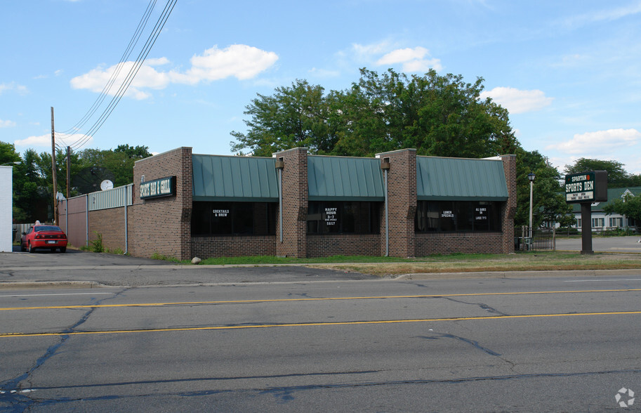 1227 E Grand River Ave, East Lansing, MI for rent - Primary Photo - Image 1 of 3