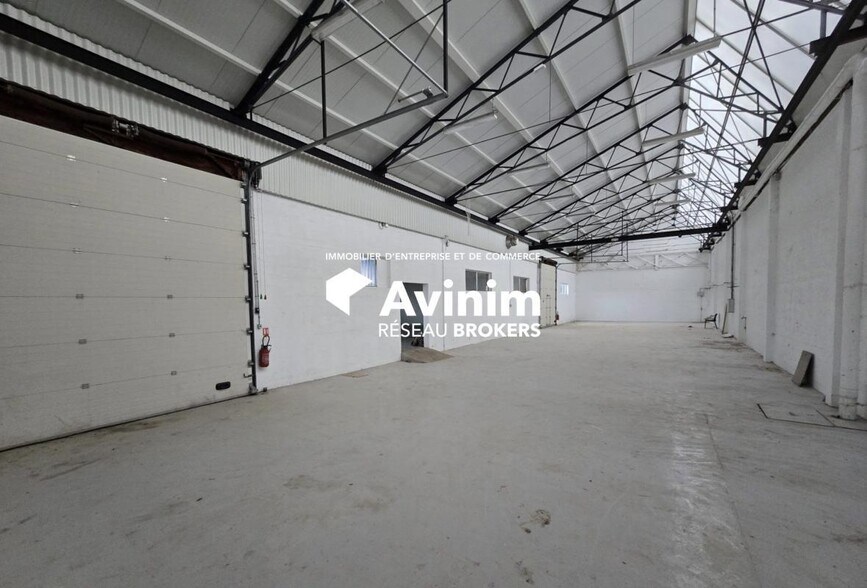 Industrial in Saint Brice Sous Foret to rent - Interior Photo - Image 2 of 4