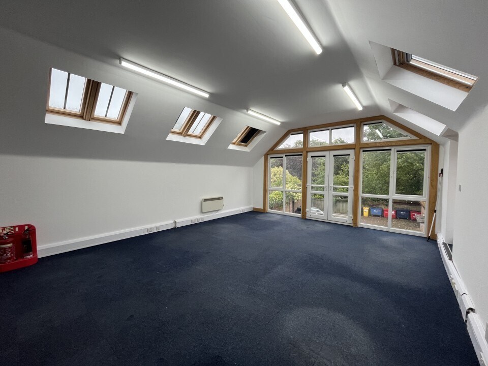 12A The Square, Wickham to rent Building Photo- Image 1 of 3