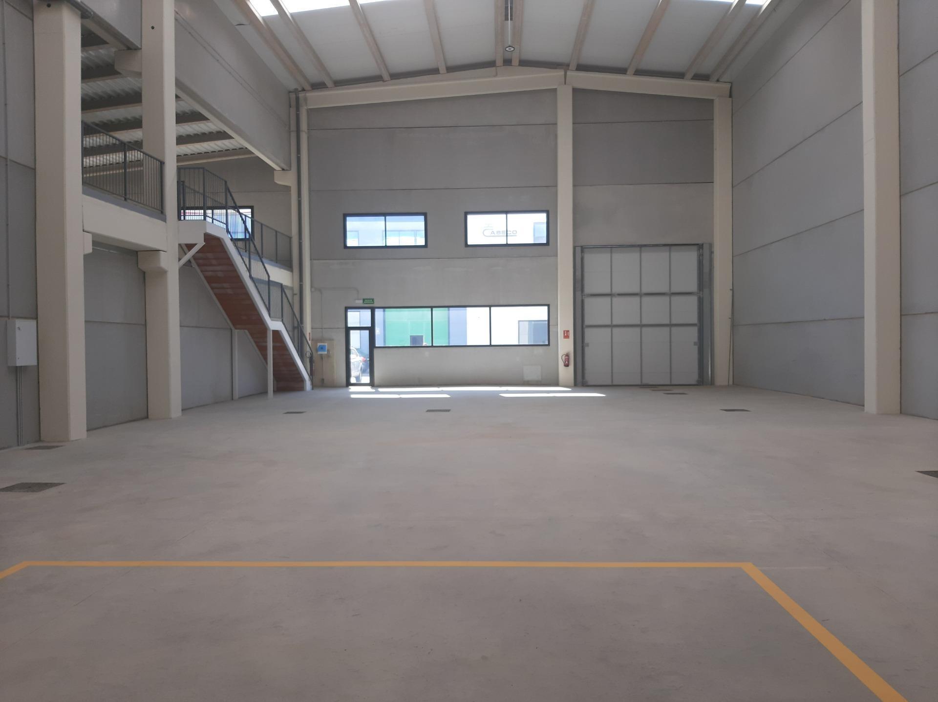 Industrial in Seville, Sevilla to rent Building Photo- Image 1 of 14