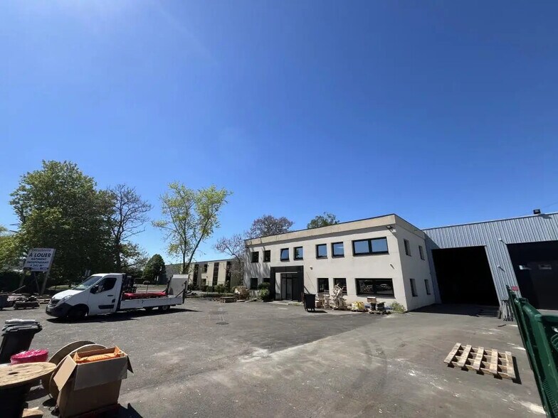 20 Rue Des Cerisiers, Lisses to rent - Building Photo - Image 1 of 14