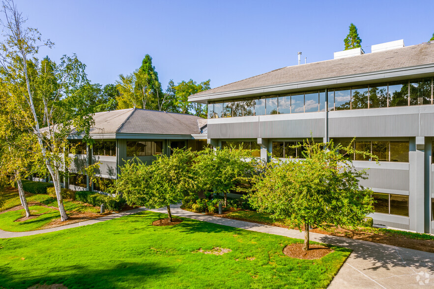 4000 Kruse Way Pl, Lake Oswego, OR for rent - Primary Photo - Image 1 of 5