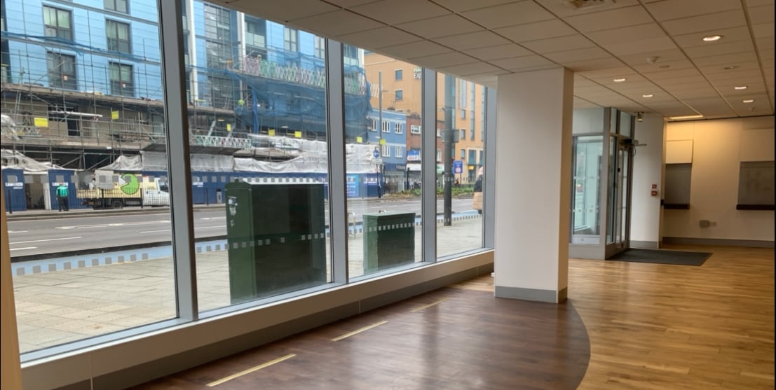 253 High St, London to rent Interior Photo- Image 1 of 2