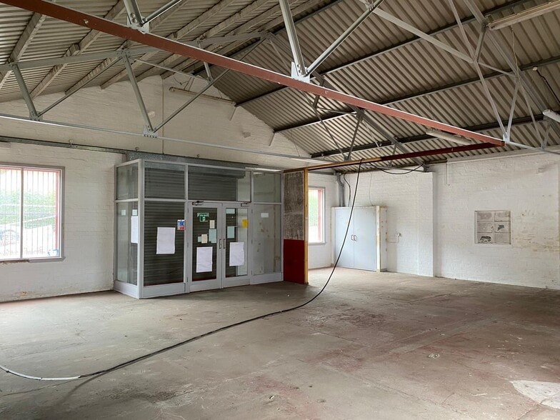 97 Crieff Rd, Perth for sale - Interior Photo - Image 2 of 4