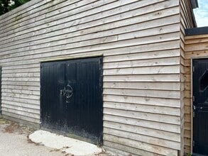 Poynters Ln, Southend On Sea to rent Building Photo- Image 1 of 1