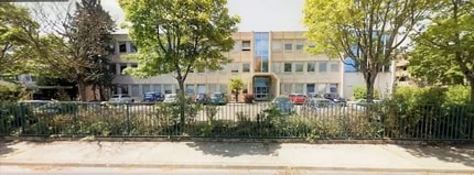 Avenue Des Frenes, Montigny-le-Bretonneux for sale Building Photo- Image 2 of 13