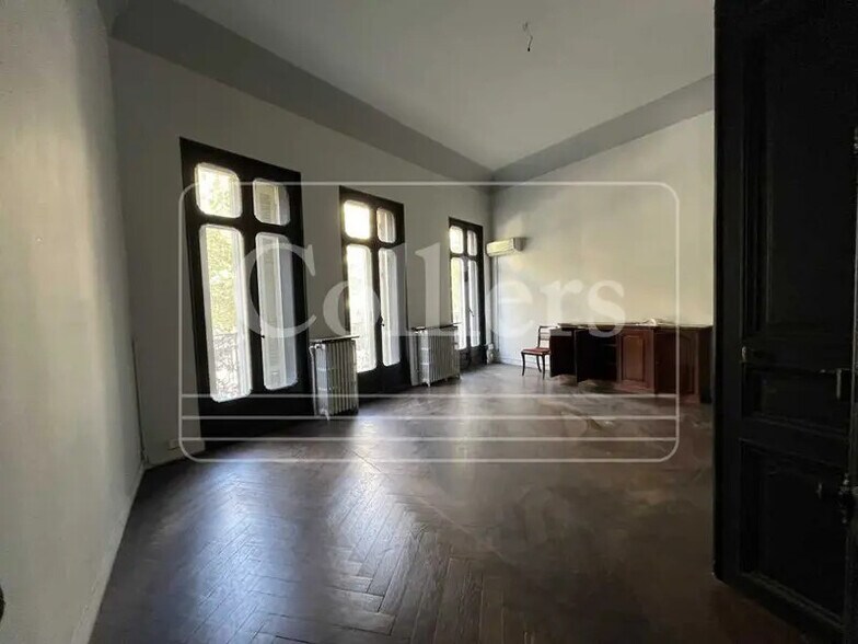 Office in Marseille to rent - Building Photo - Image 2 of 5