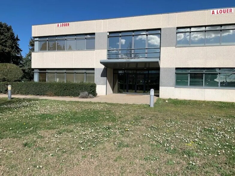 Office in Avignon to rent - Building Photo - Image 1 of 12
