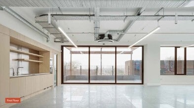 125 Finchley Rd, London to rent Interior Photo- Image 2 of 4