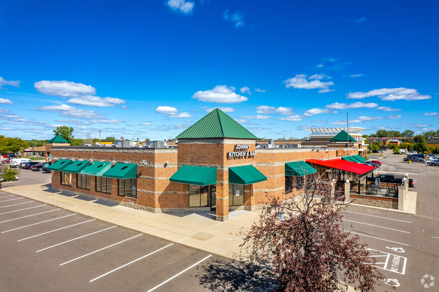 1900-1940 E County Road D, Saint Paul, MN for rent - Building Photo - Image 2 of 15