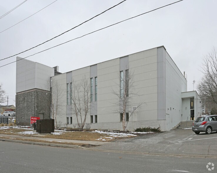 16 Andrew St, Kitchener, ON for sale - Building Photo - Image 1 of 1