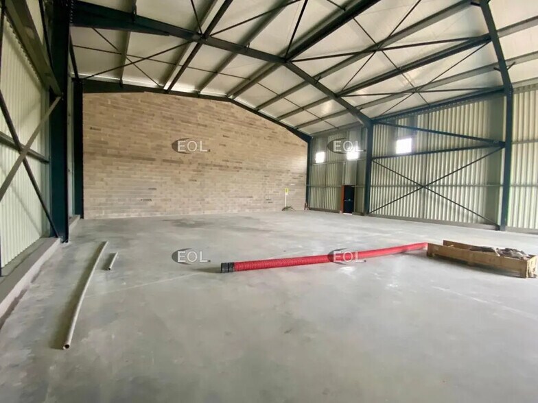 Light Industrial in Peypin for sale - Interior Photo - Image 2 of 2