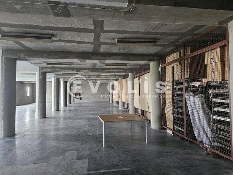 Light Industrial in Wissous to rent - Interior Photo - Image 2 of 22
