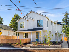 8617 N Hodge Ave, Portland, OR for sale Primary Photo- Image 1 of 28