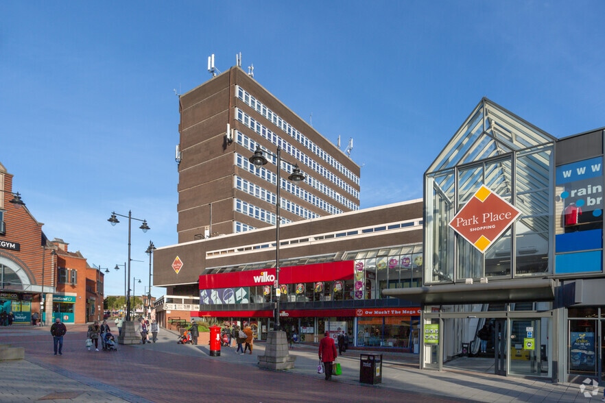 Park St, Walsall to rent - Primary Photo - Image 1 of 7