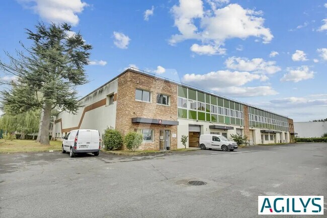 Location Local d'activités 352 m² à 1 134 m²
