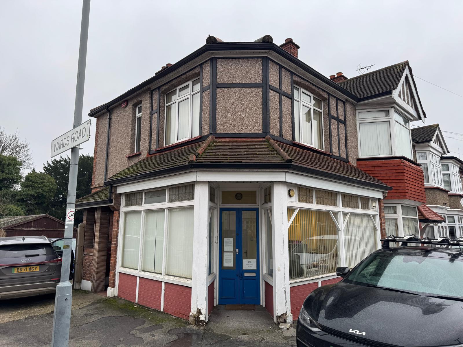 106 Charter Av, Ilford to rent Building Photo- Image 1 of 7