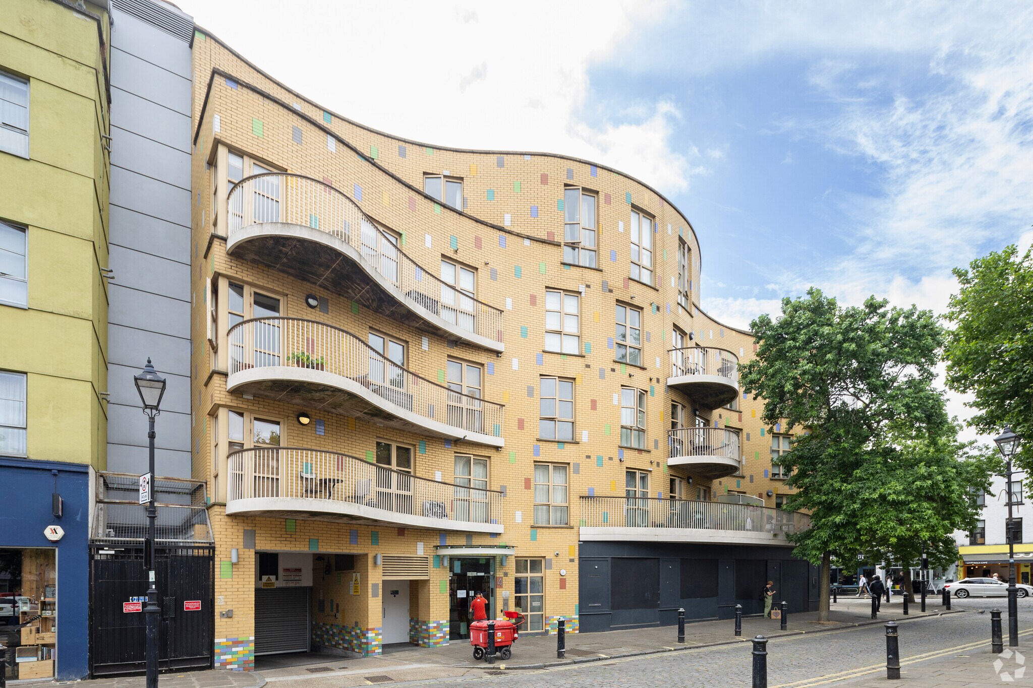 Farm Ln, London for sale Primary Photo- Image 1 of 1