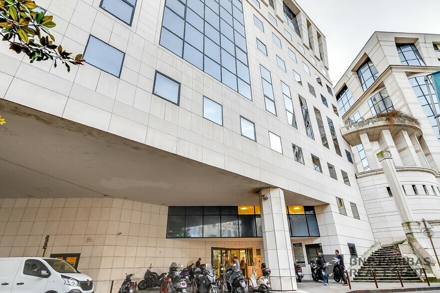 1 Avenue De La Cristallerie, Sèvres to rent - Building Photo - Image 2 of 9