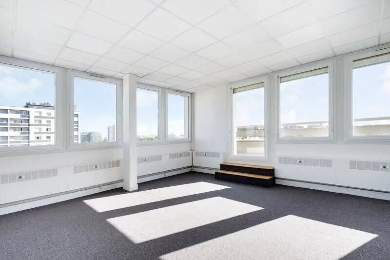 Office in Bagneux to rent Building Photo- Image 1 of 16