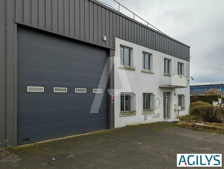 Light Industrial in Saint-Michel-sur-Orge to rent - Building Photo - Image 1 of 9