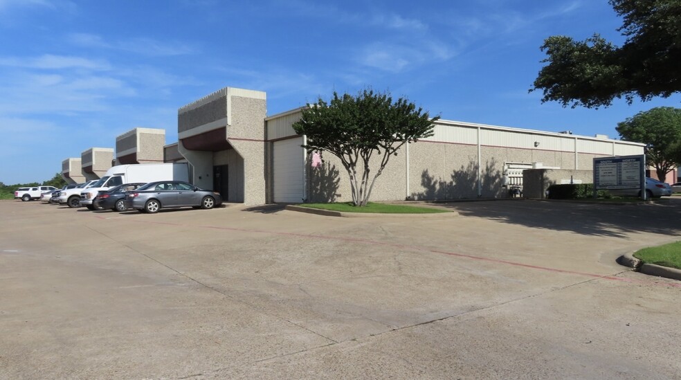 1601 Osprey Dr, DeSoto, TX for rent - Building Photo - Image 1 of 3