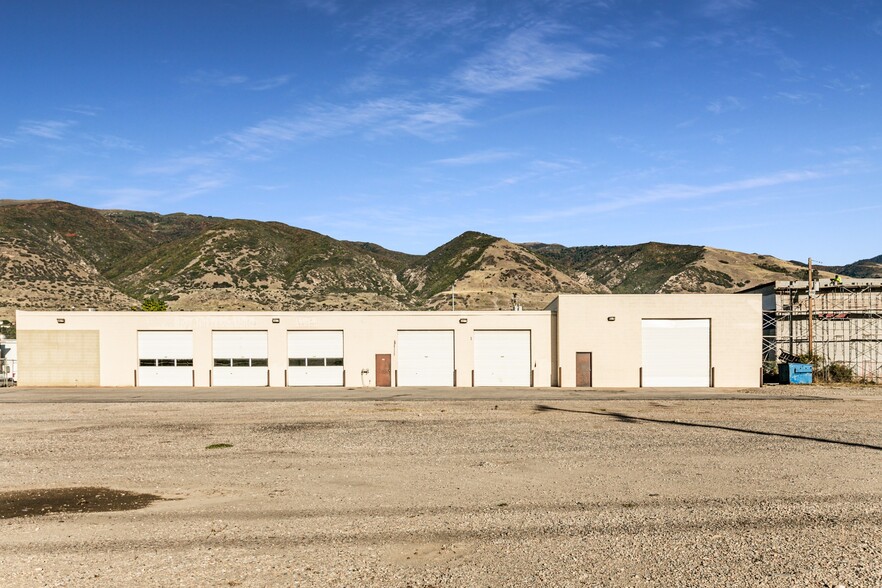 1175 W 500 N, Centerville, UT for rent - Building Photo - Image 1 of 12