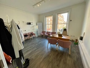 204 Fulham Rd, London to rent Interior Photo- Image 1 of 4