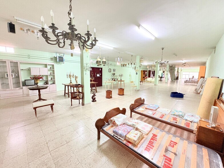 Avenida de Portugal, 101, Ponferrada, León for sale - Interior Photo - Image 1 of 43