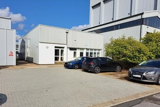 Thurleigh Rd, Thurleigh to rent Building Photo- Image 1 of 4