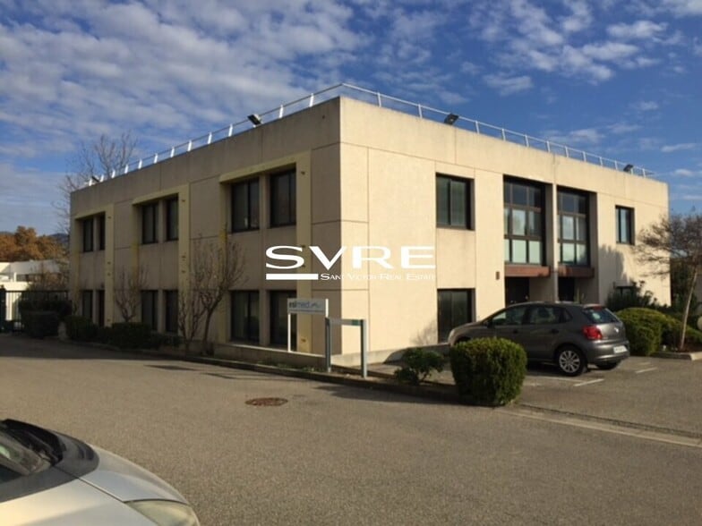 Office in Marseille to rent - Building Photo - Image 2 of 13