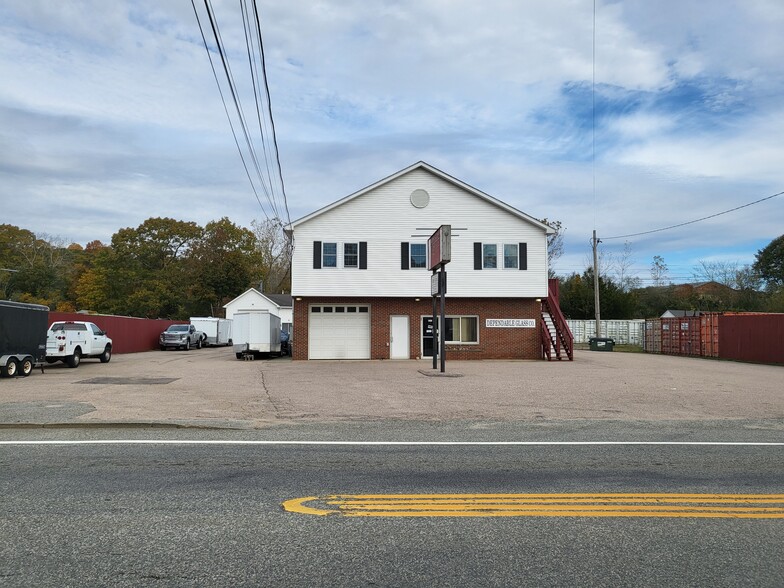 132 Oak St, Westerly, RI for rent - Building Photo - Image 3 of 4