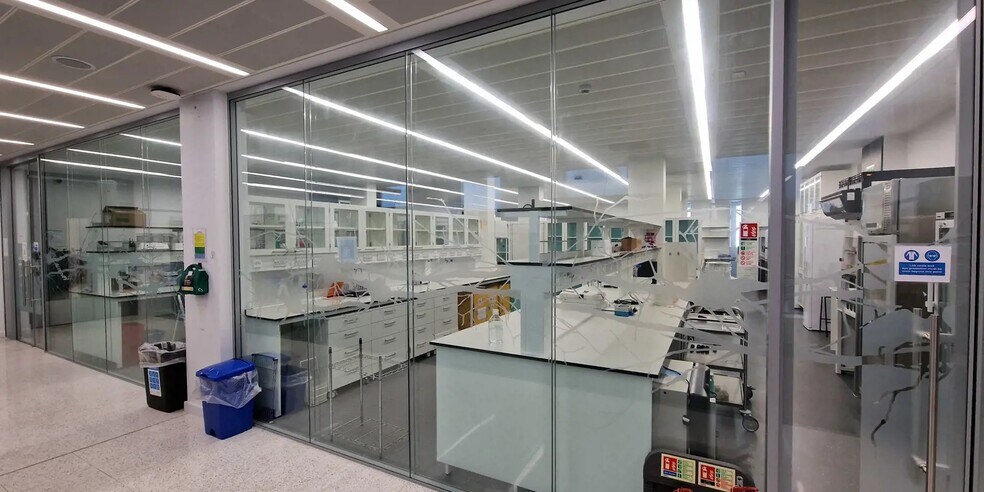 Lensfield Rd, Cambridge to rent - Interior Photo - Image 2 of 6