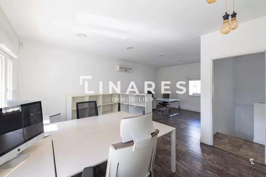 Office in MARSEILLE 11EME to rent - Building Photo - Image 1 of 10