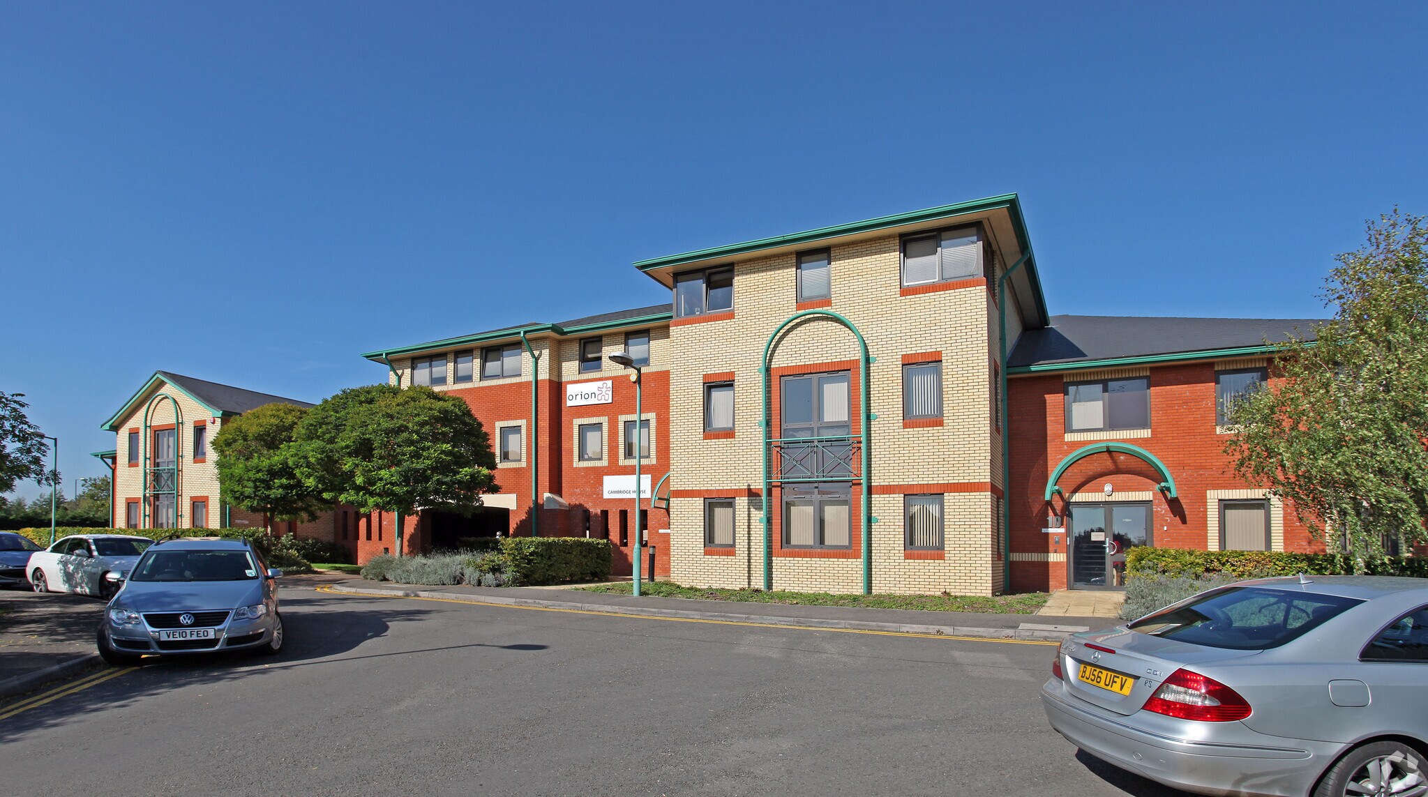 Smeaton Clos, Aylesbury for sale Primary Photo- Image 1 of 1