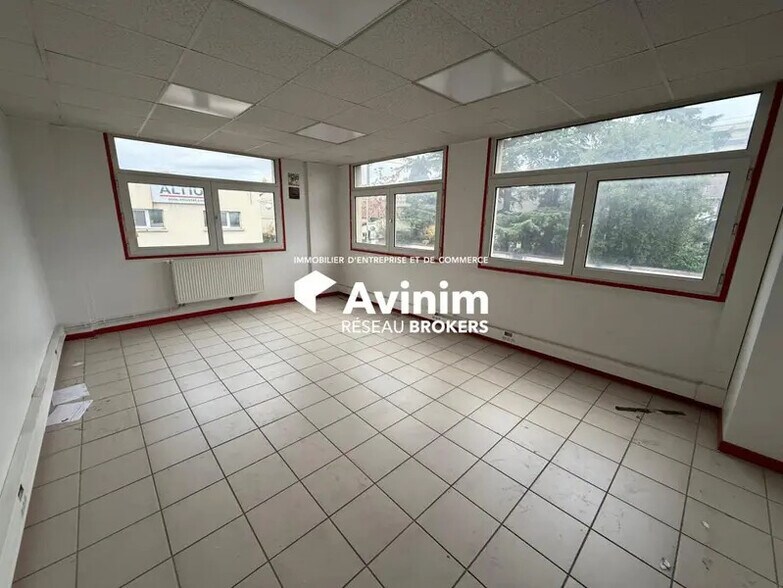 Office in Argenteuil to rent - Interior Photo - Image 1 of 3