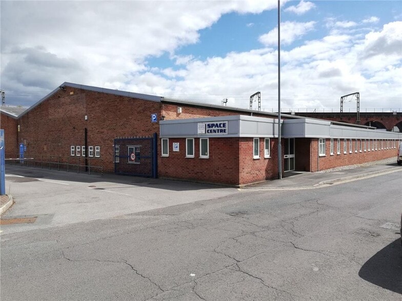 Waldorf Way, Wakefield for sale - Primary Photo - Image 1 of 1