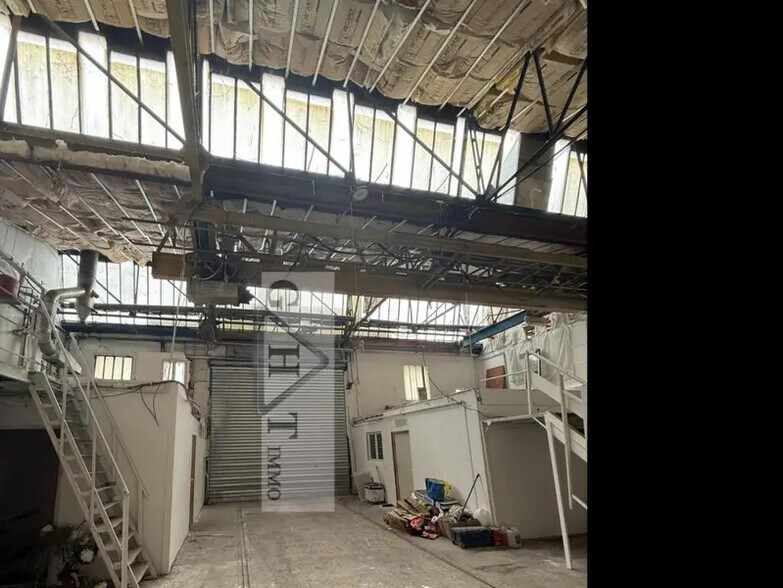 Industrial in Montreuil for sale - Interior Photo - Image 2 of 9