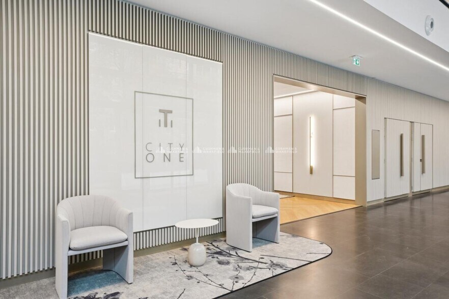 Office in Lyon to rent - Lobby - Image 2 of 18