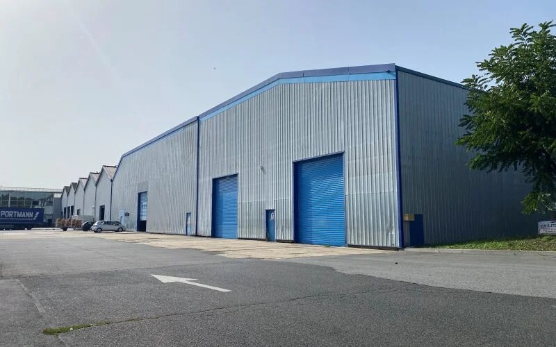 Industrial in Corbeil-Essonnes to rent - Building Photo - Image 3 of 15