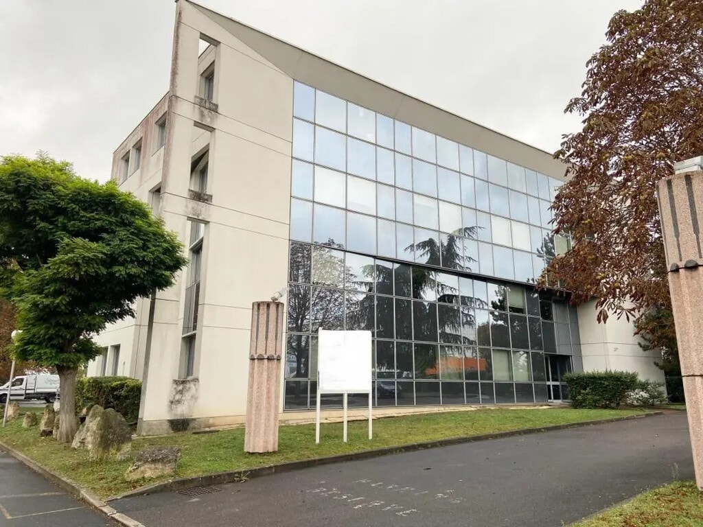 Vente Bureaux 420 m² - Photo 1